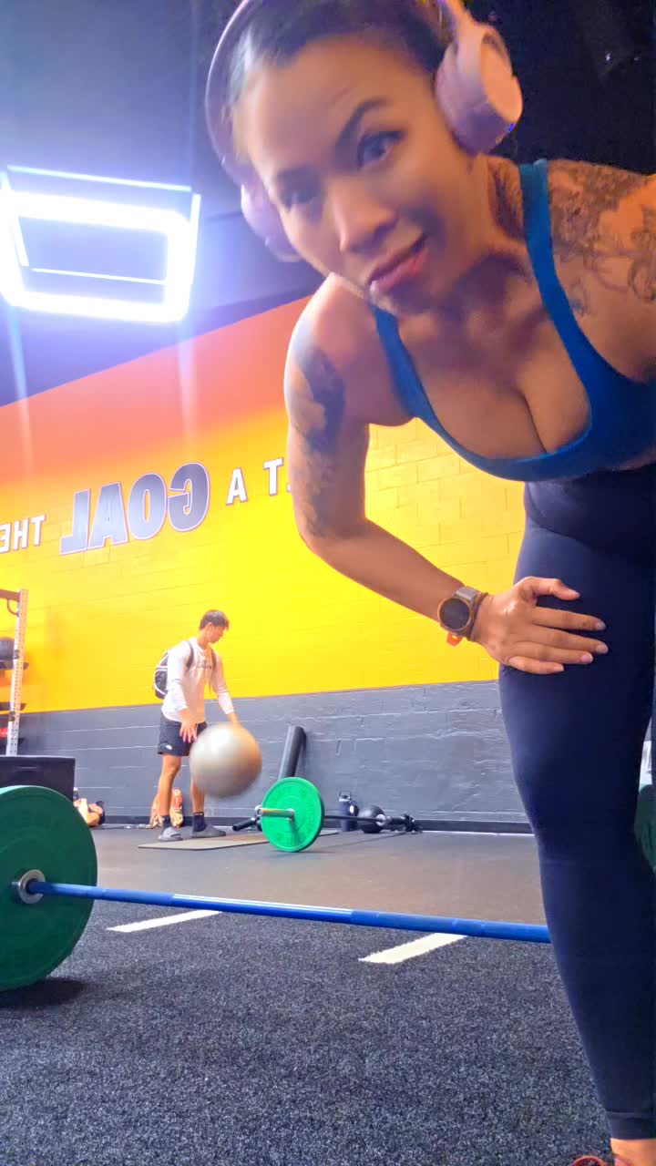 @👑CoachQueenVeeFit🇺🇲🇵🇭♐️🔥