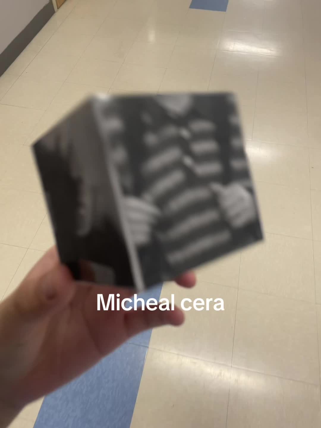 @𖣂