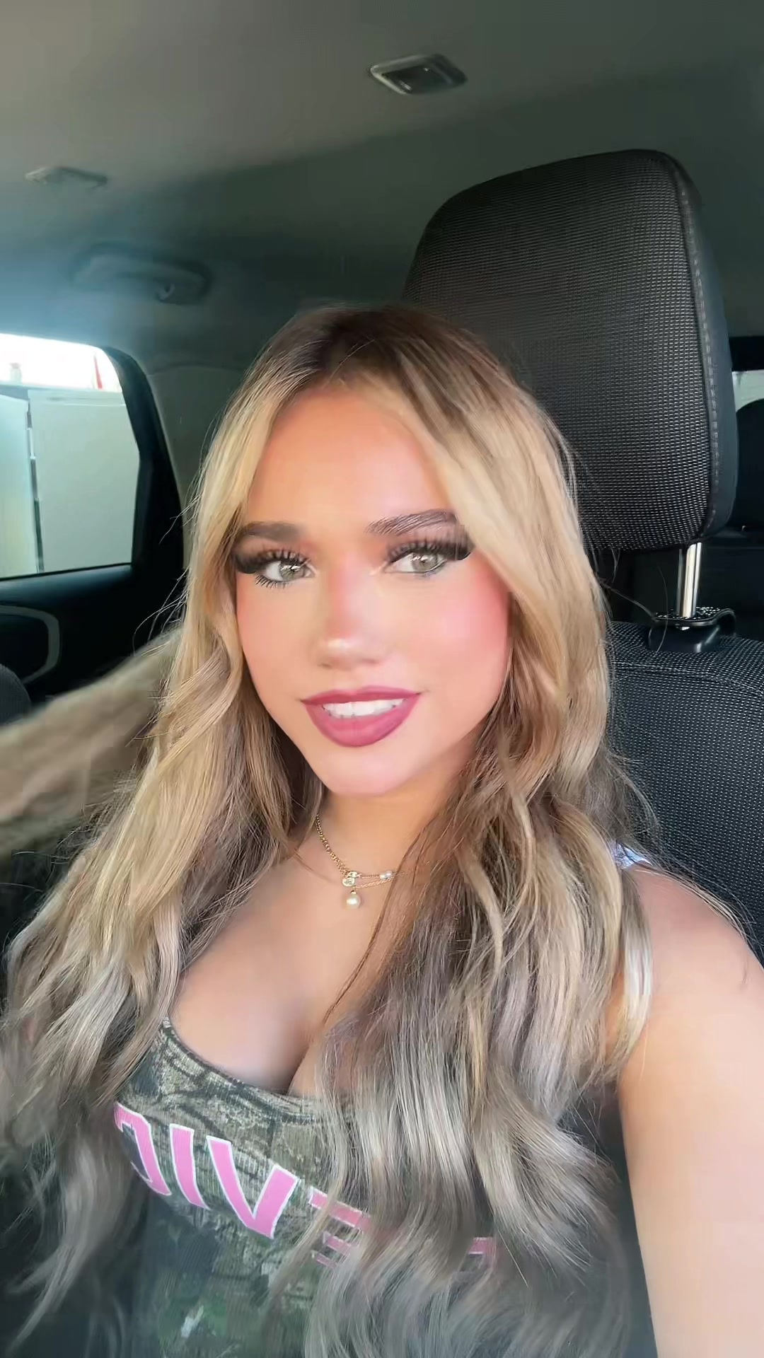 @mena.lux.delamatyr