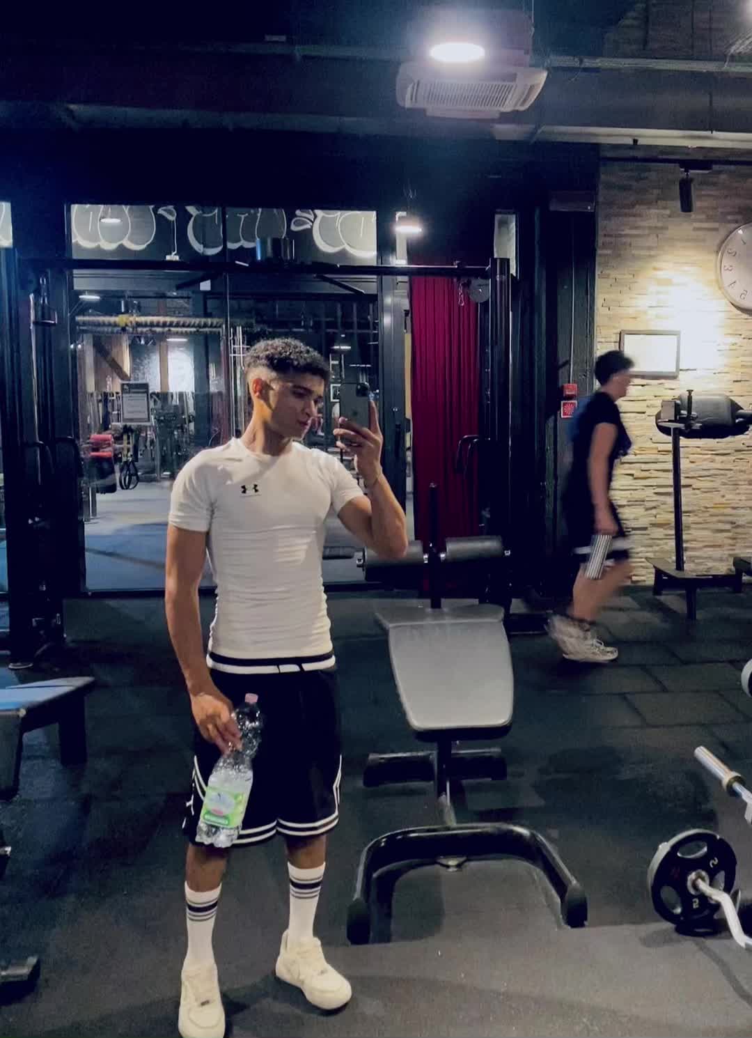 @mohamed 🕊️🖤