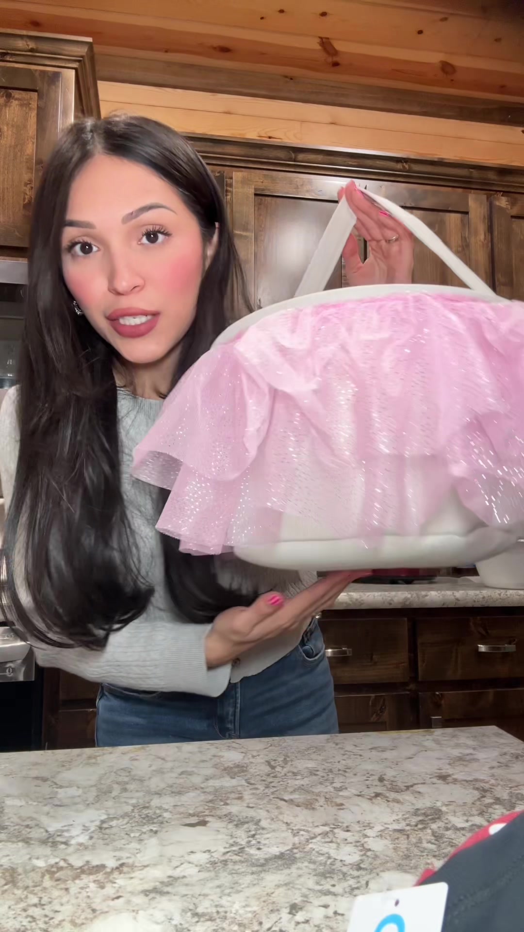 @Adamari | Mom of 2