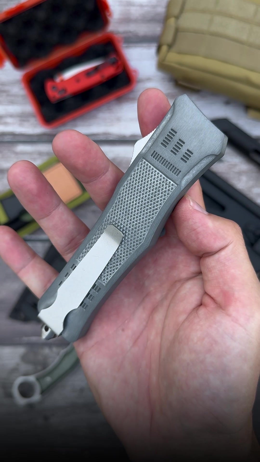 @survival.knives