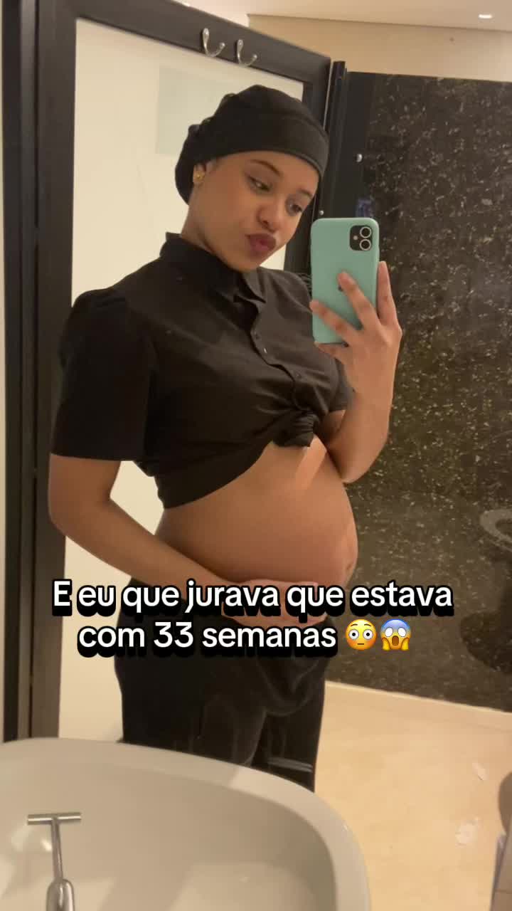 @carolainevitoria