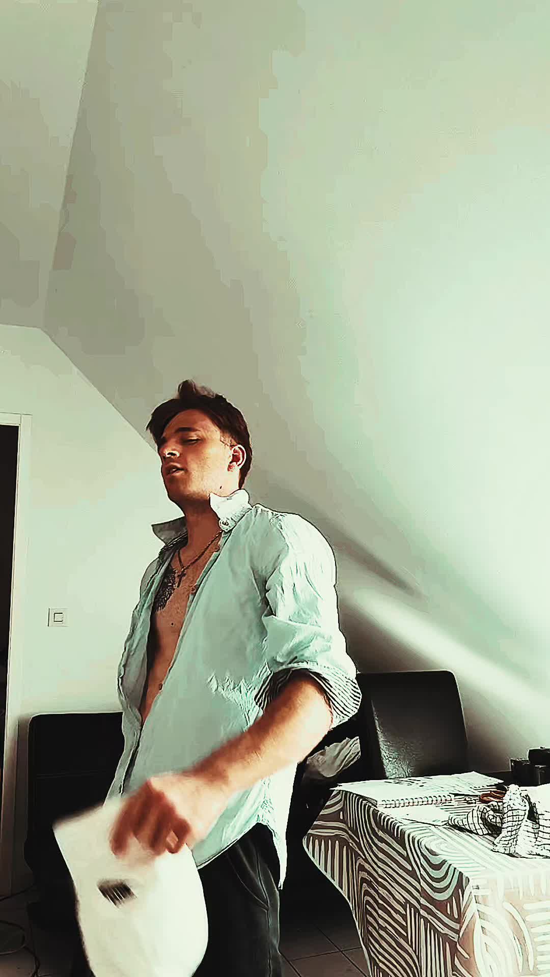 @Juste_Grèg