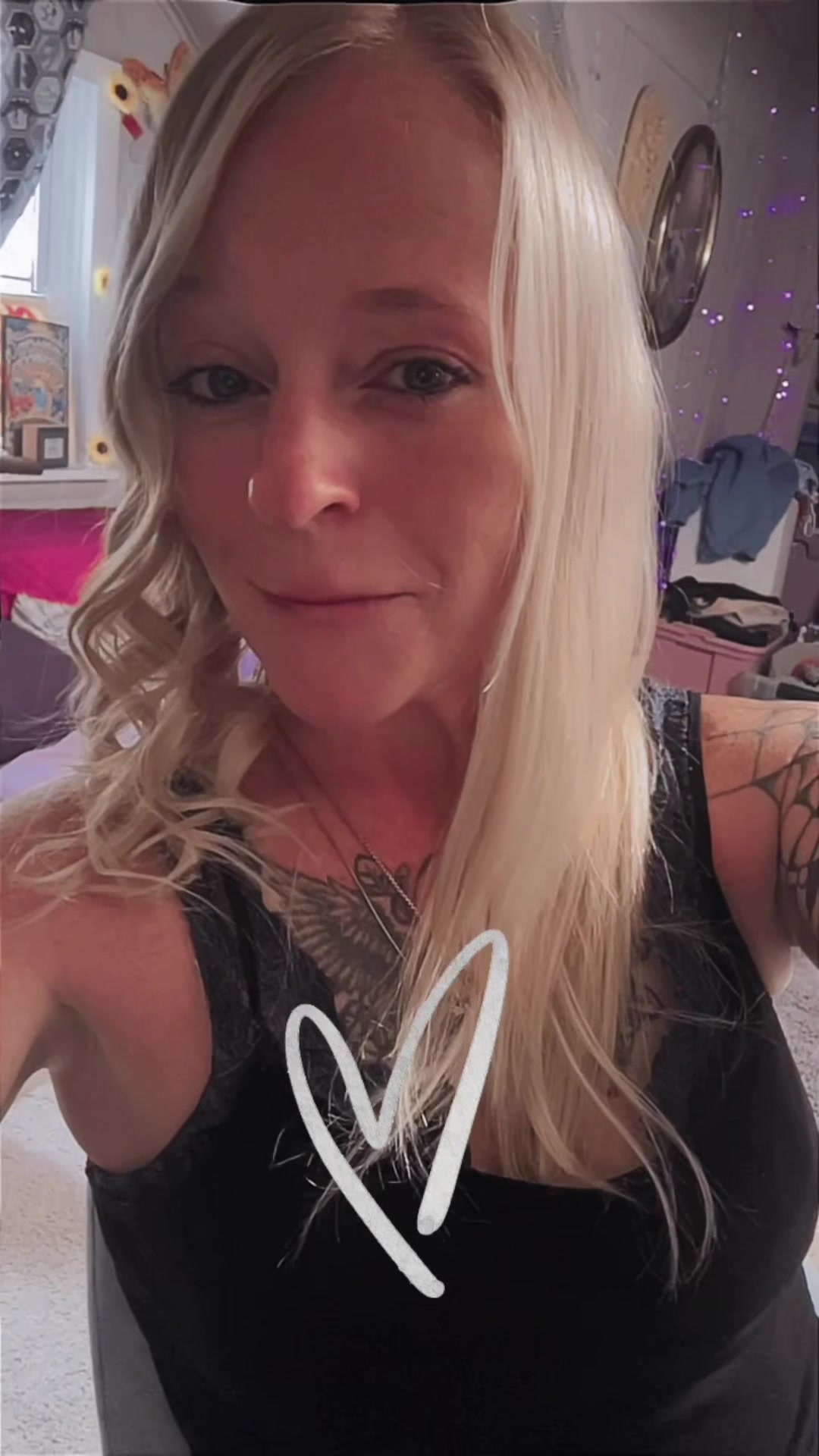 @queenbee03