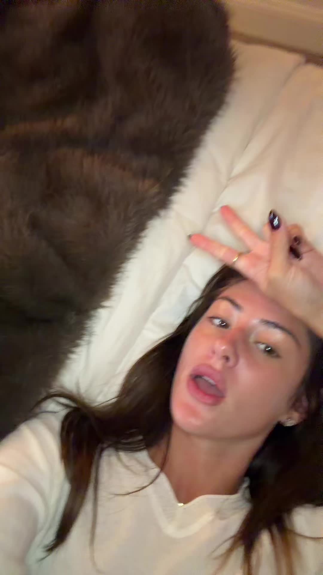 @avapradellii