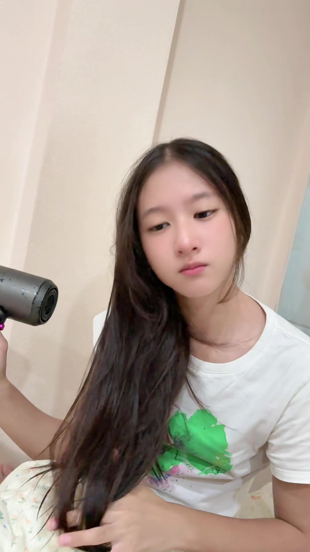 @Bee