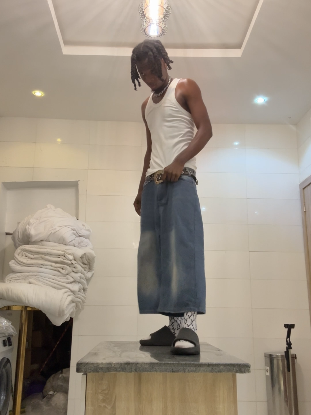 @EᗪIᗷᒪE🌍