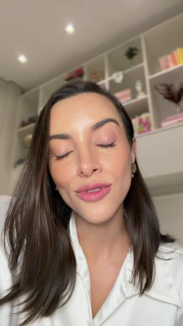 @Dra Julia Vasconcellos