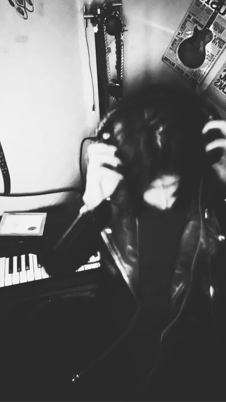 @Øystein Kaosk💿🖤🗡️