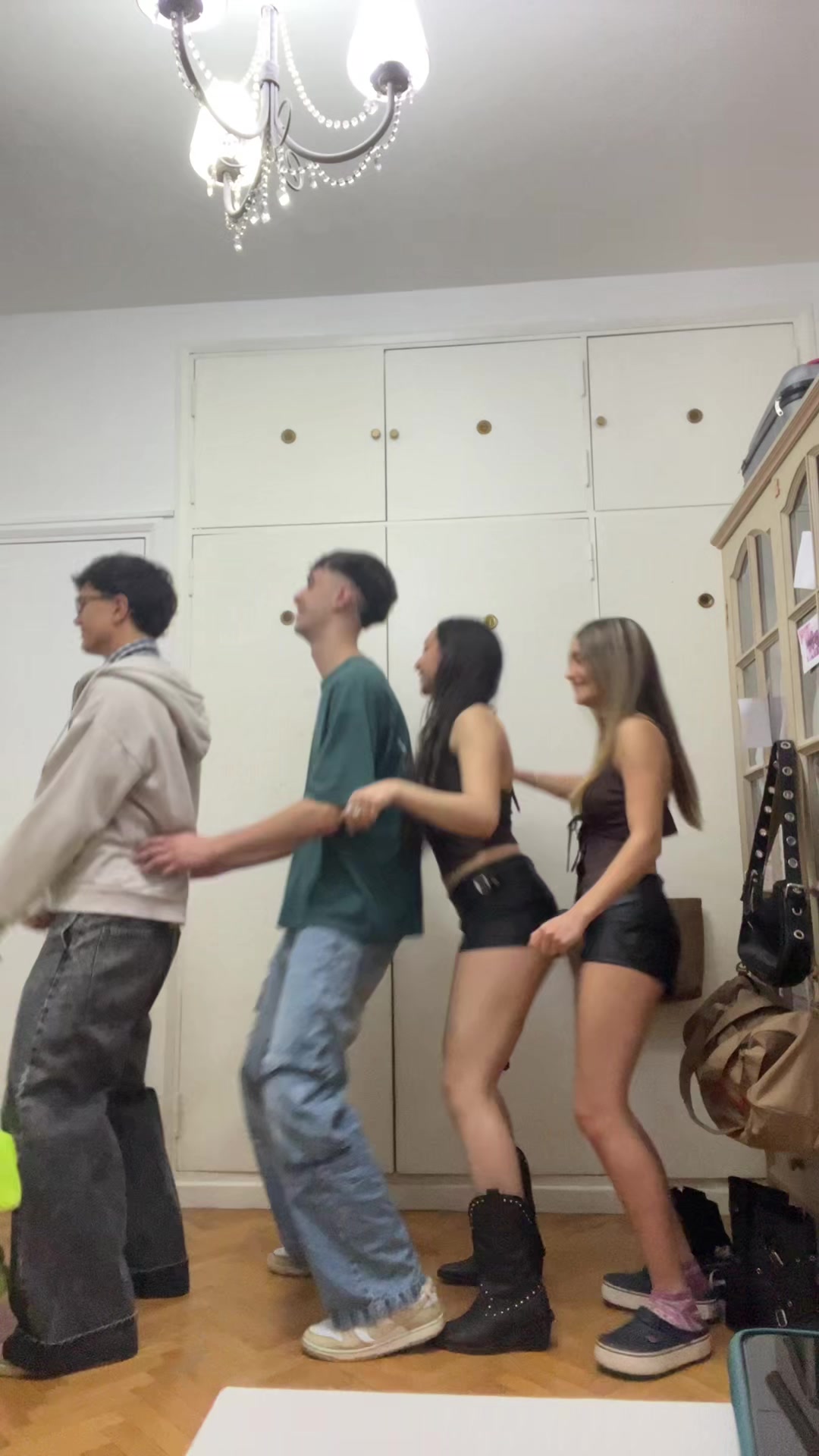 @avistepann