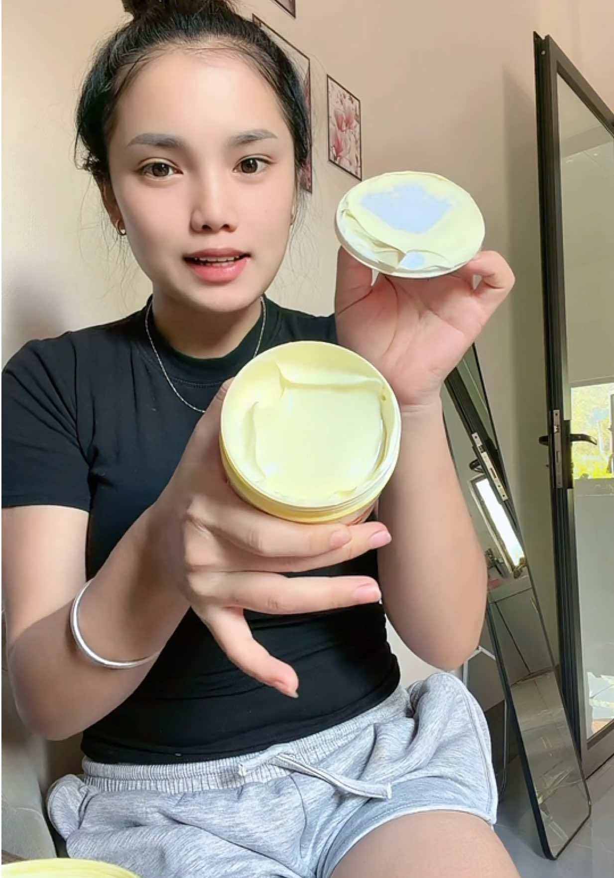@Hoàng Yến 🌹