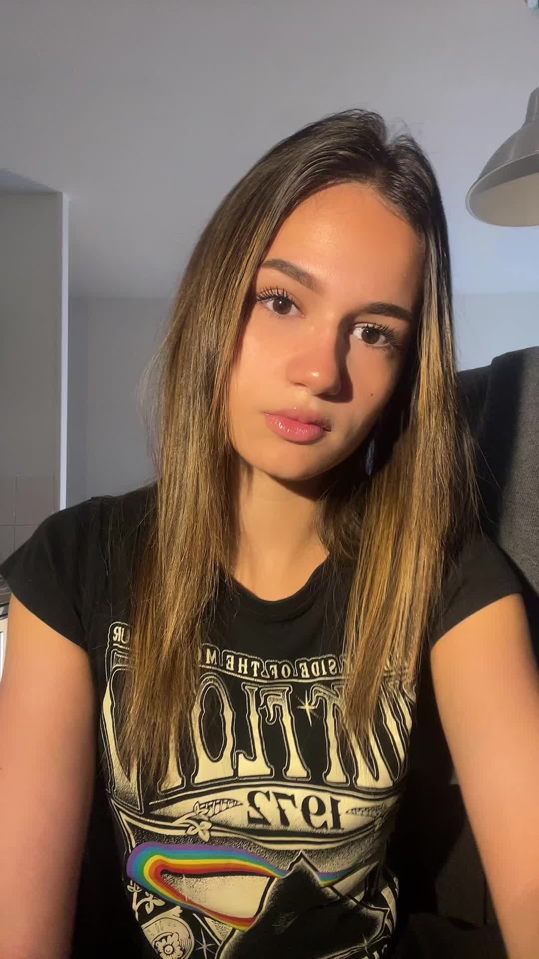 @M@thild&euro;🦊