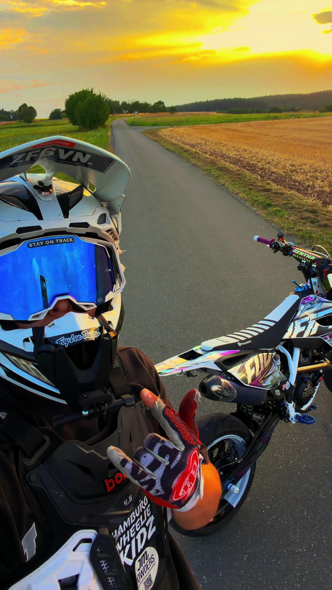 @Joni_moto