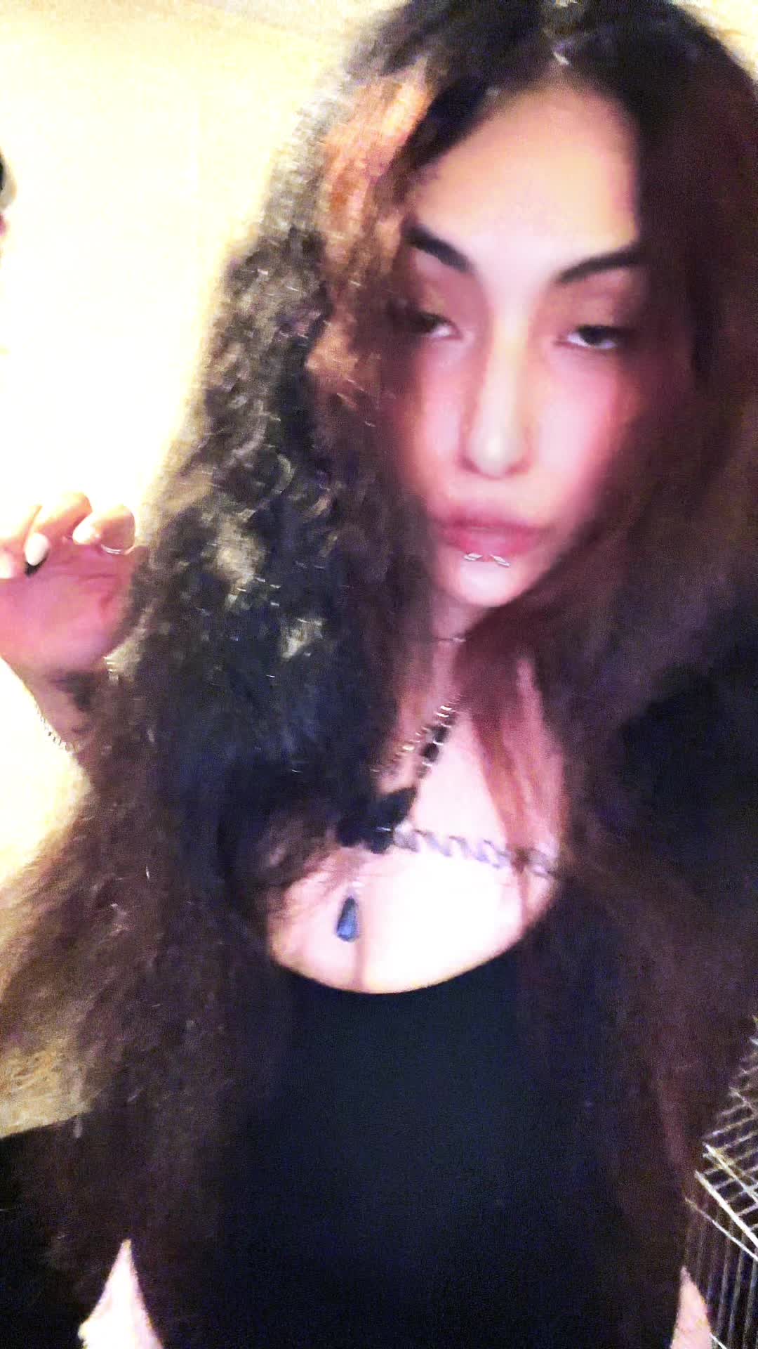 @_<3_