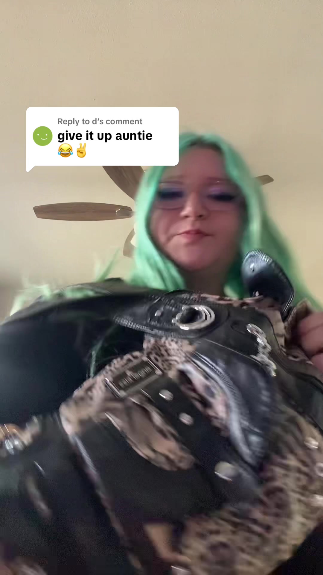 @🦄