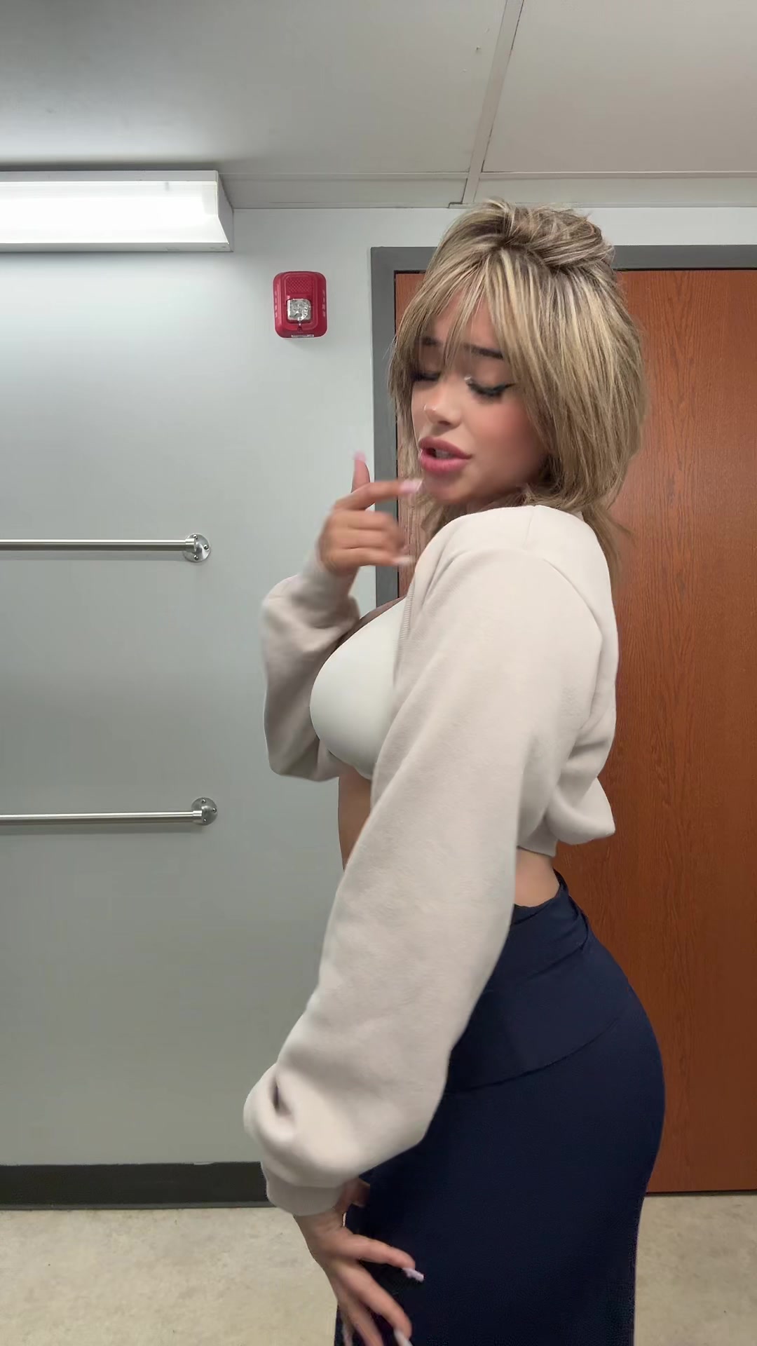 @༯