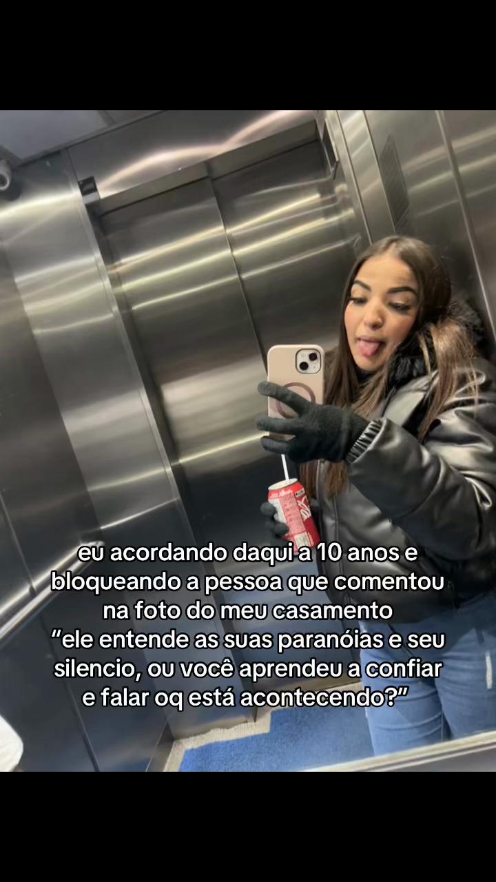 @•R
