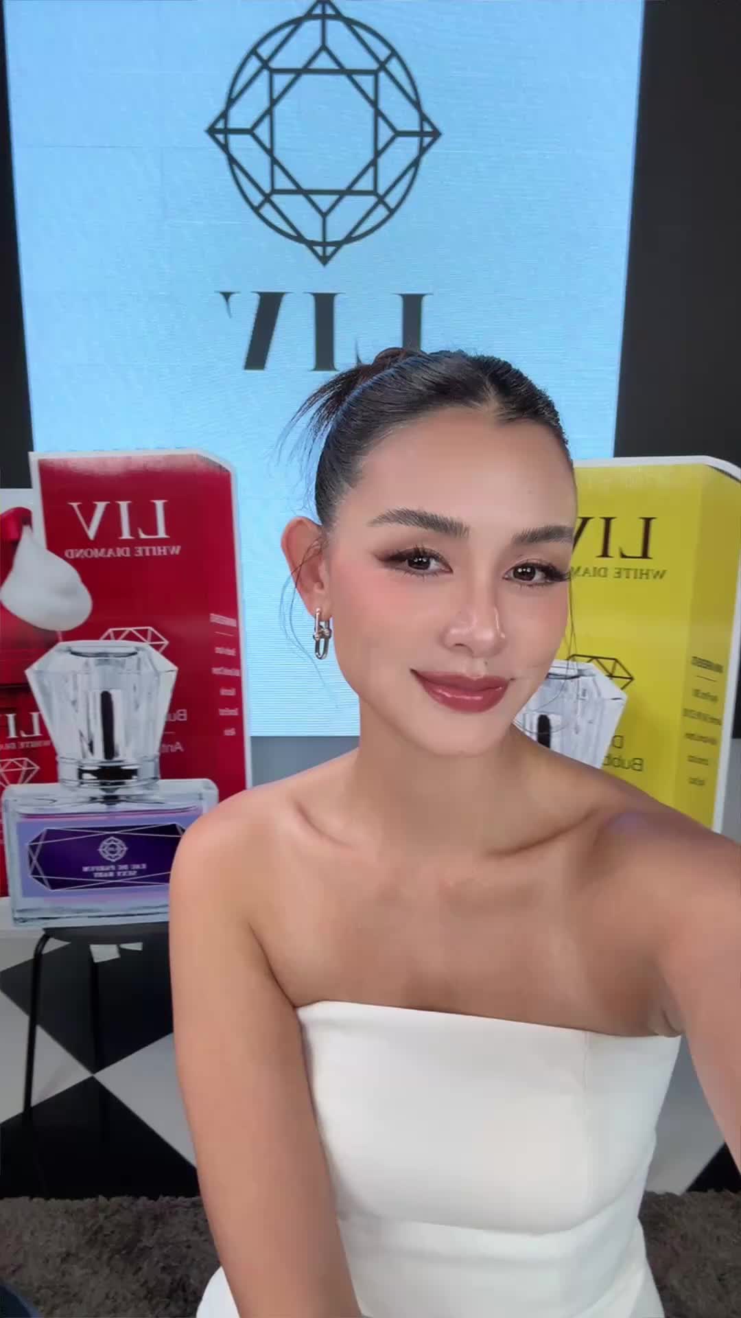@Vicki Sunisa