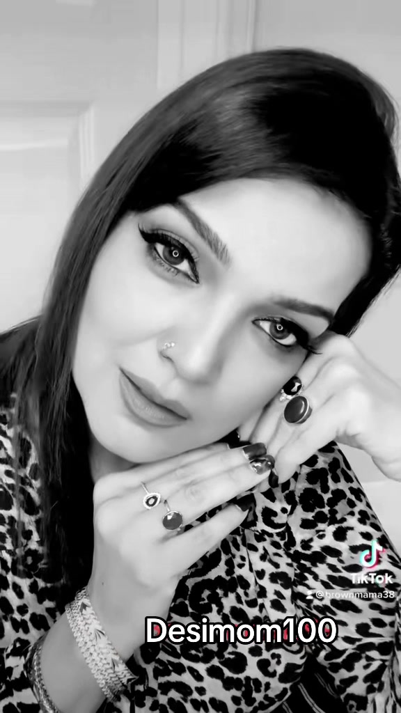 @Desimom-HosanAra❤️حُسن آرا