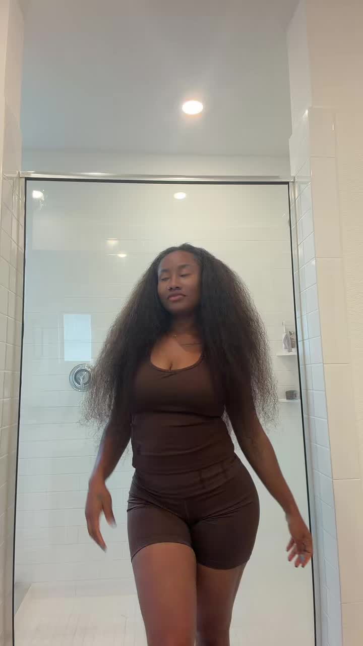 @_Monicaandy