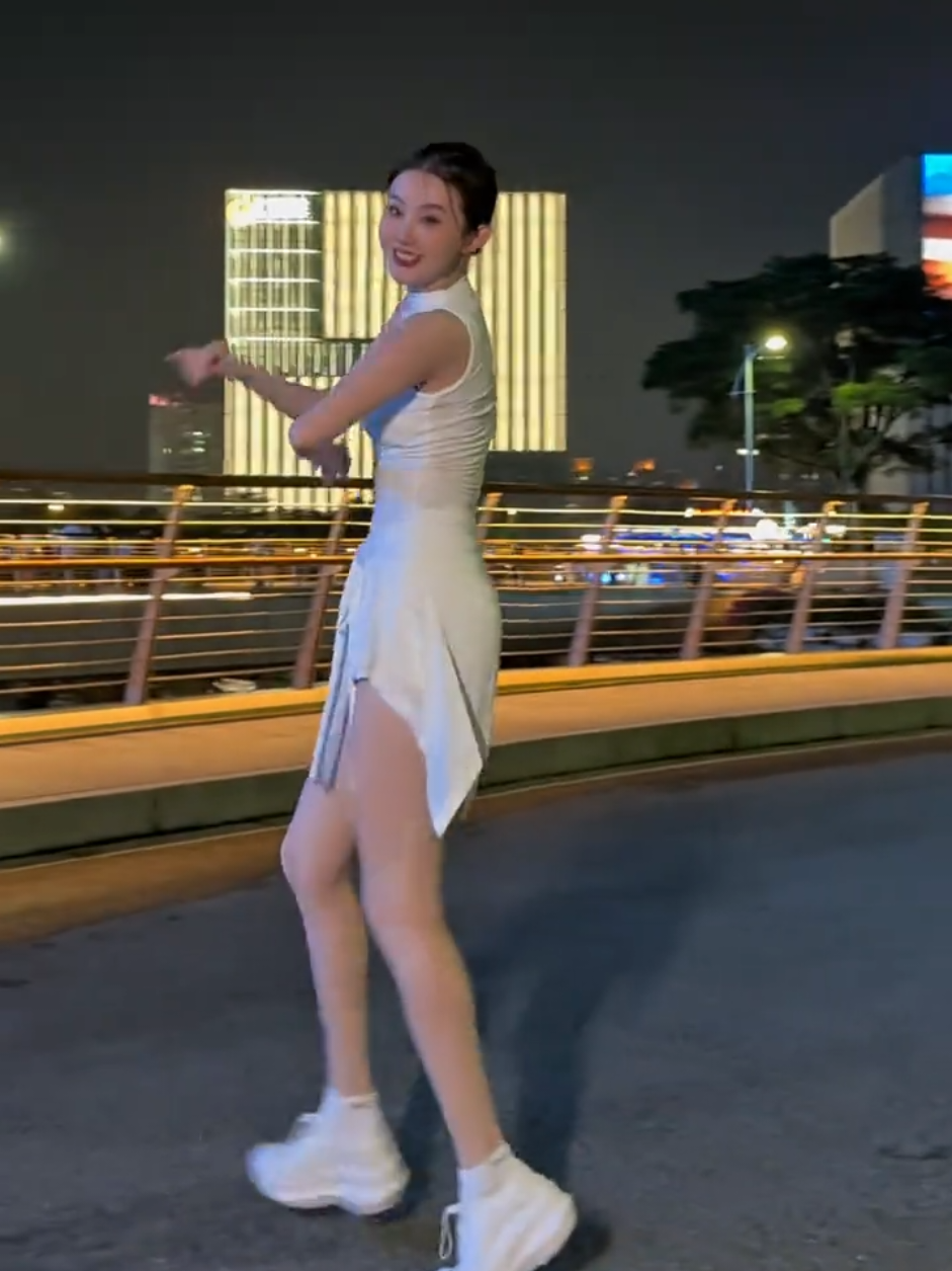 @Sally 王雪莉 大笑笑