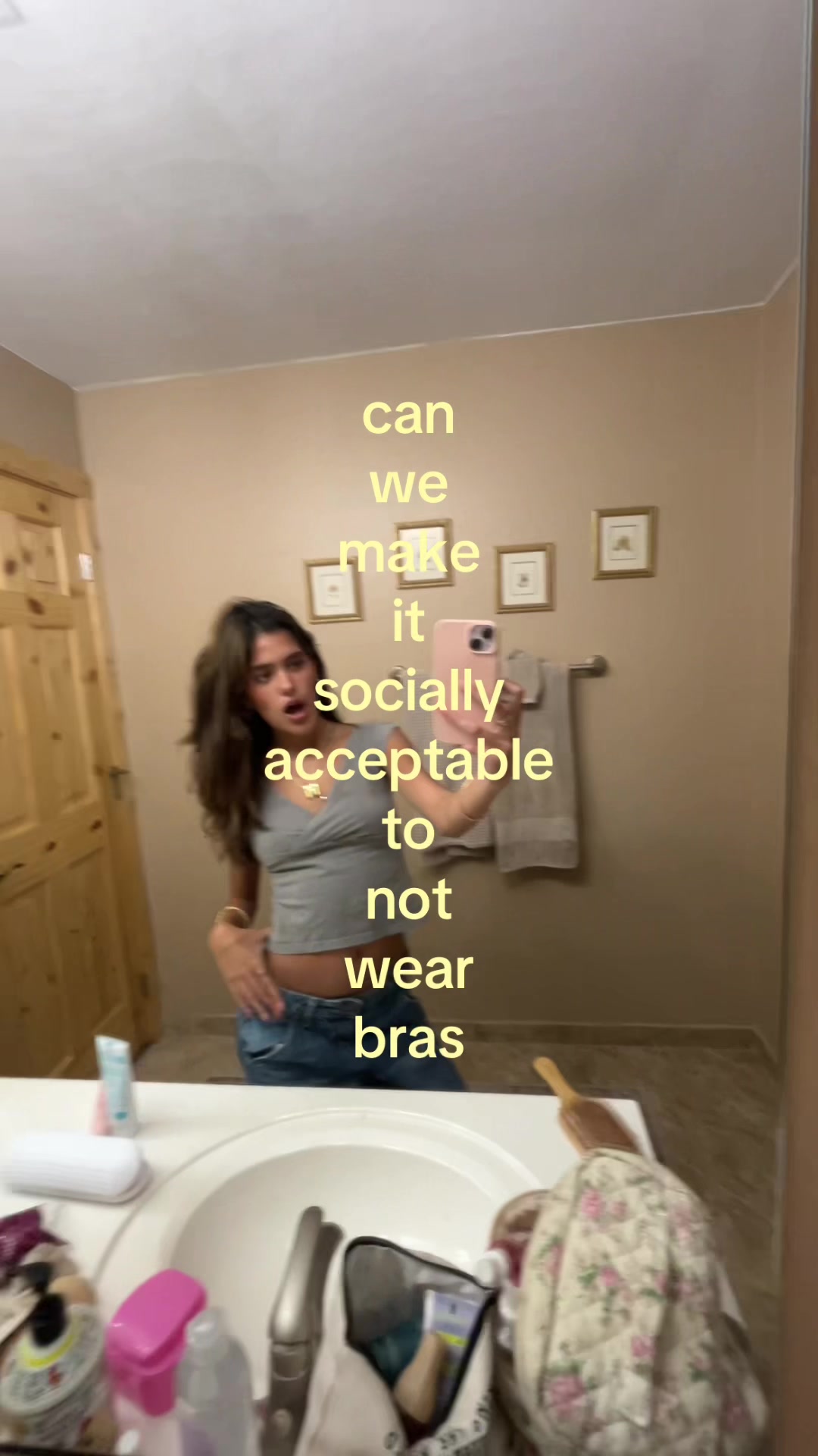 @miaviannee