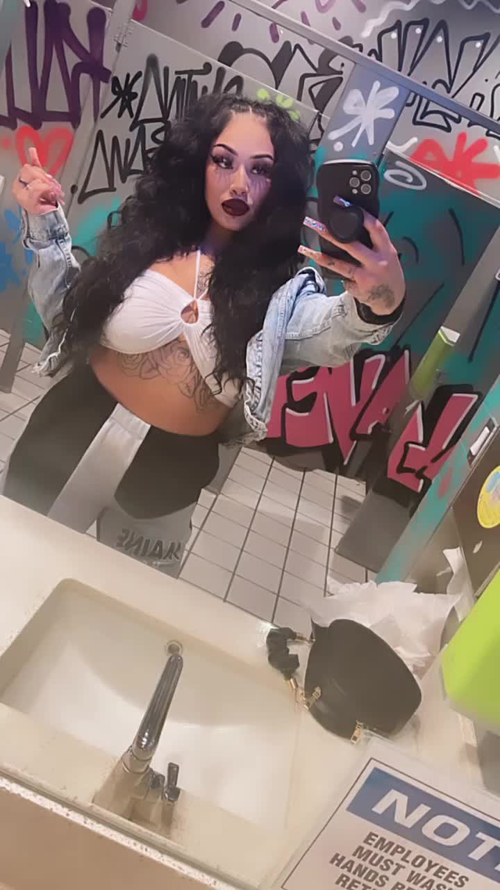 @Lexiee