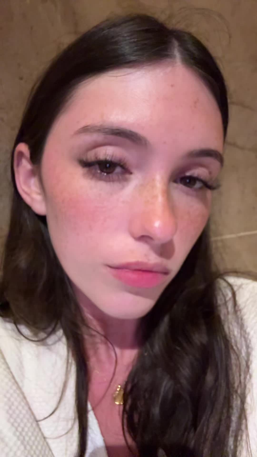 @veronica