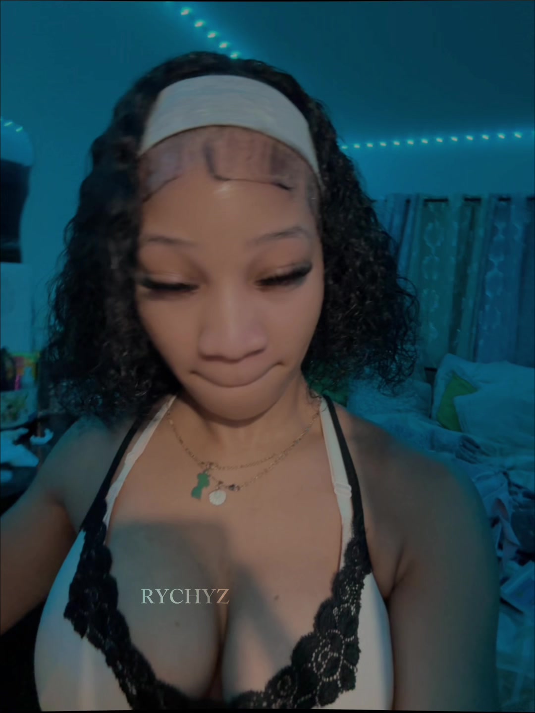 @ÇĦẼŘRŸ PĨÑĶŸ🧚🏻♀️🌸