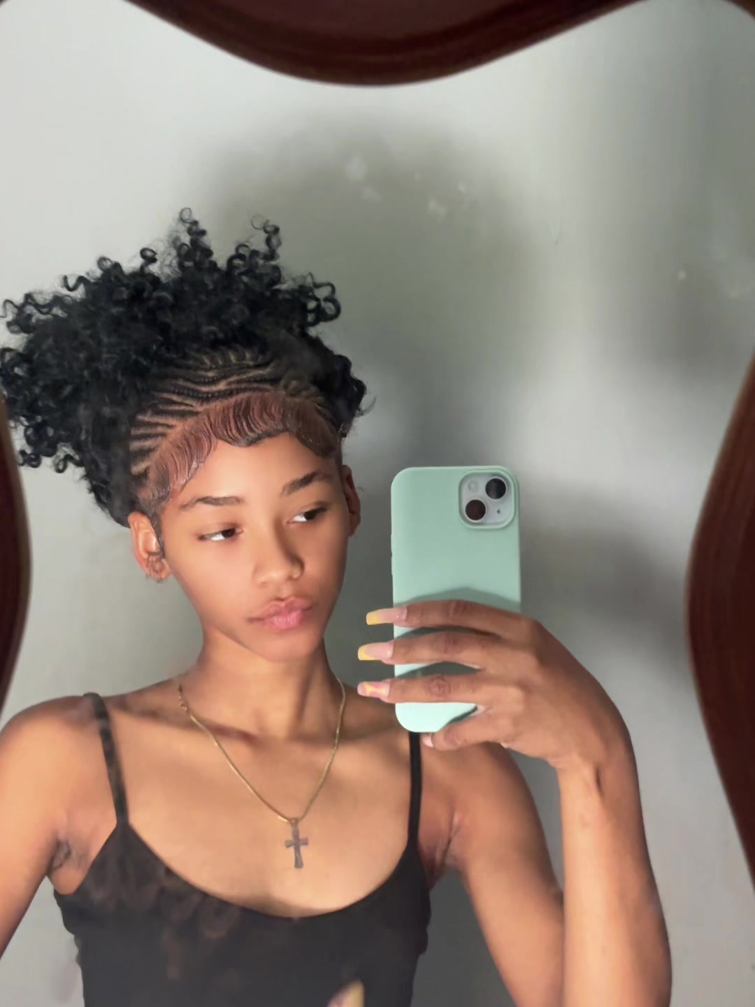 @𝓩𝖔𝖒𝖇𝖎𝖊🧟♀️