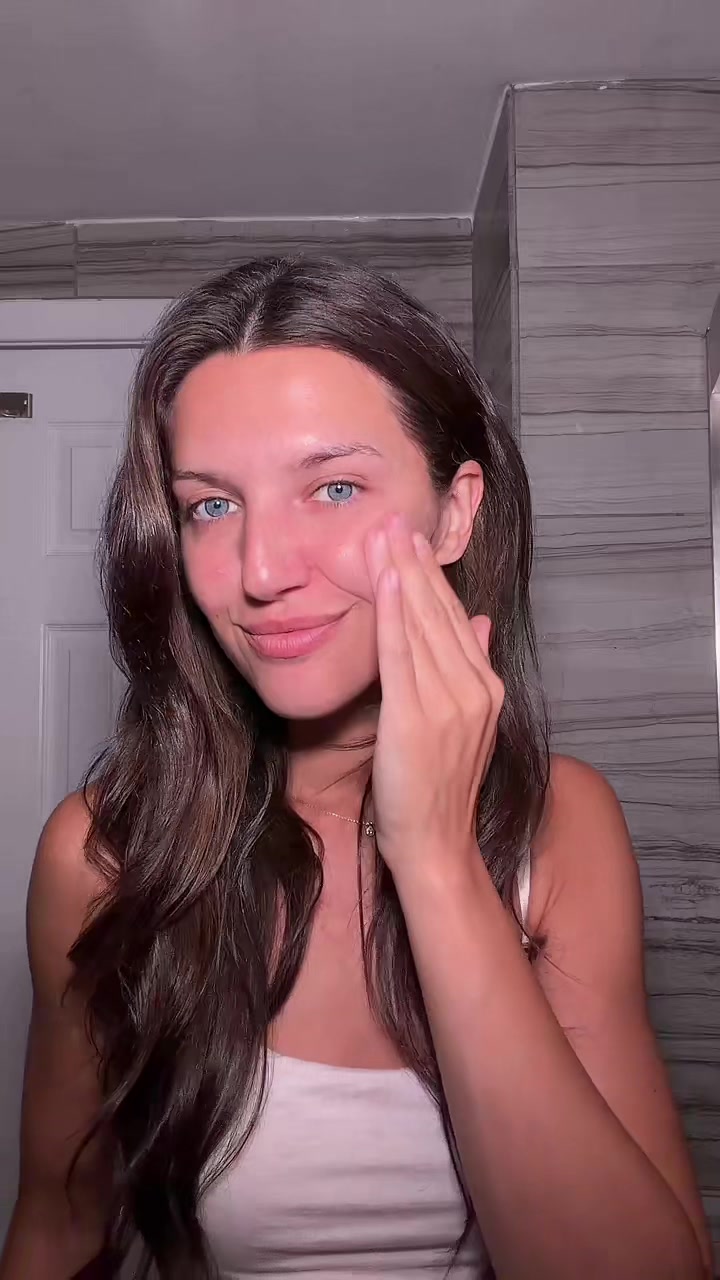 @CAROLINE KARWOSKI