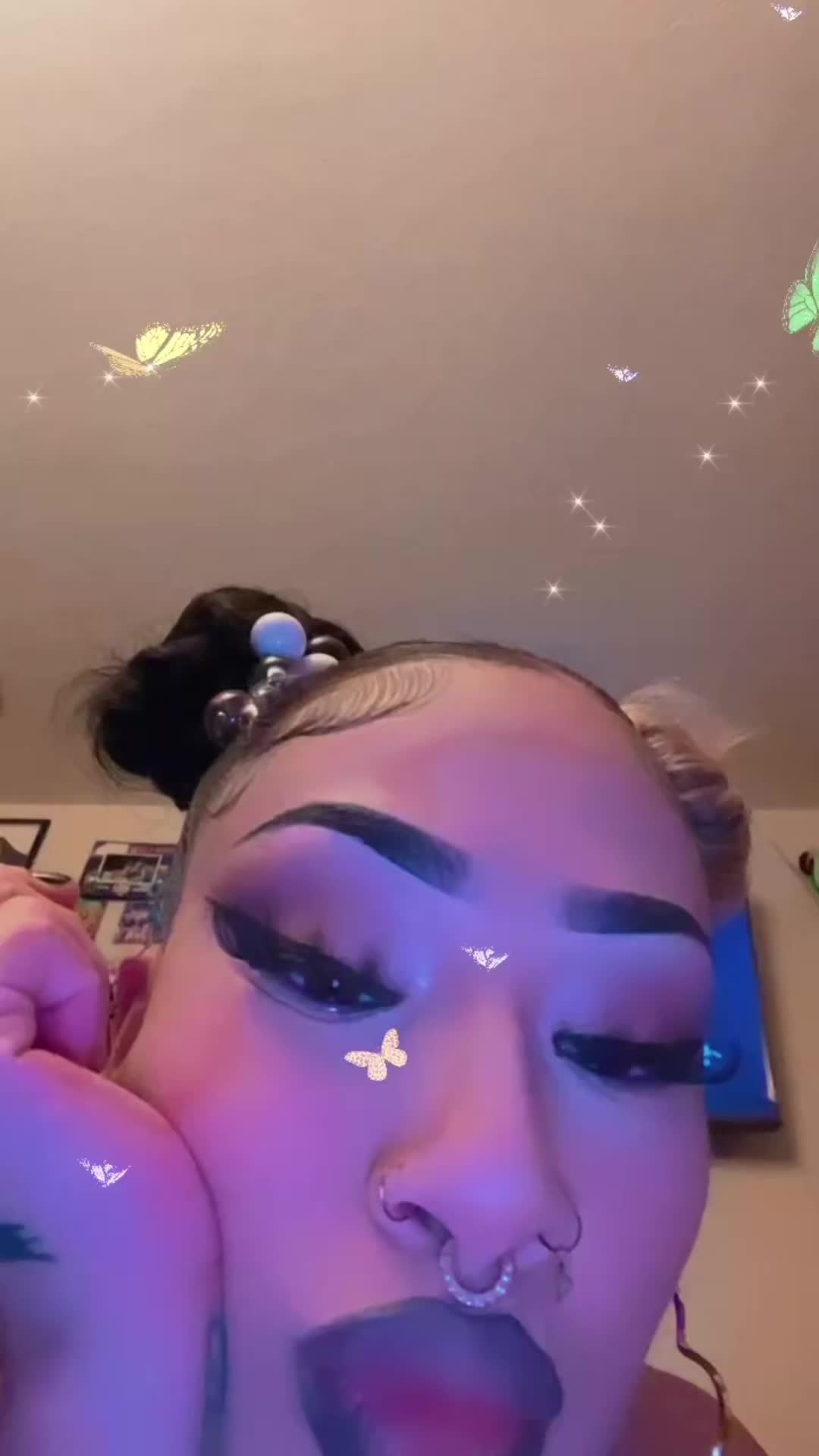 @Lexiee