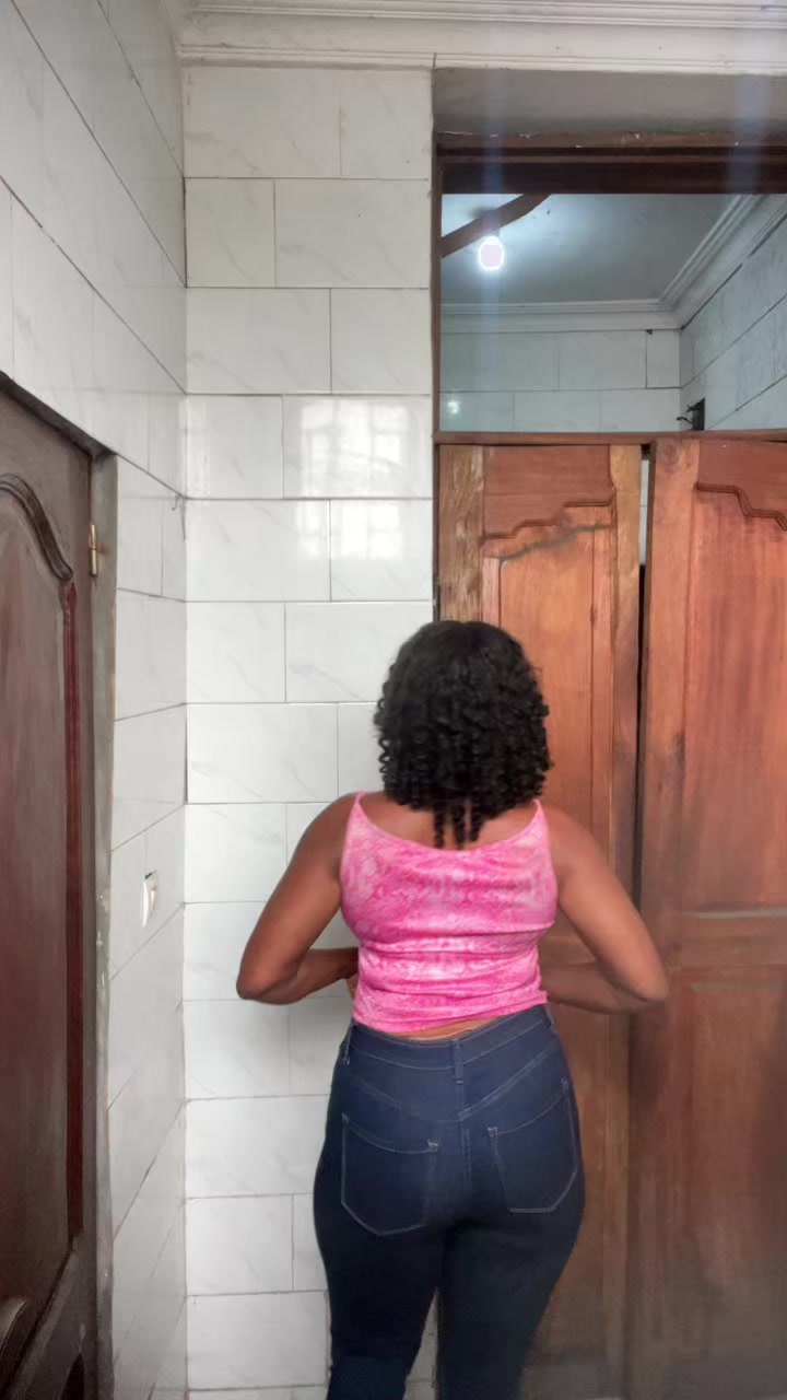@Sarah Muzi la star
