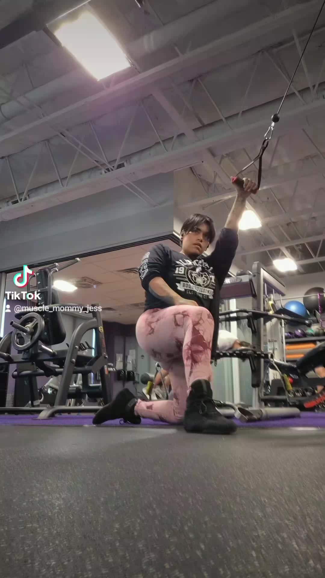@muscle_mommy_jess
