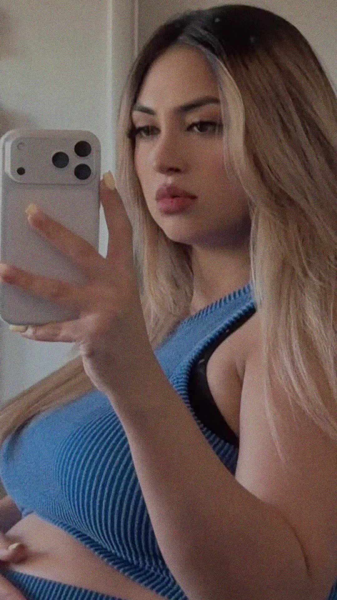 @Adrianna ᥫ᭡ ִֶָ𖤐