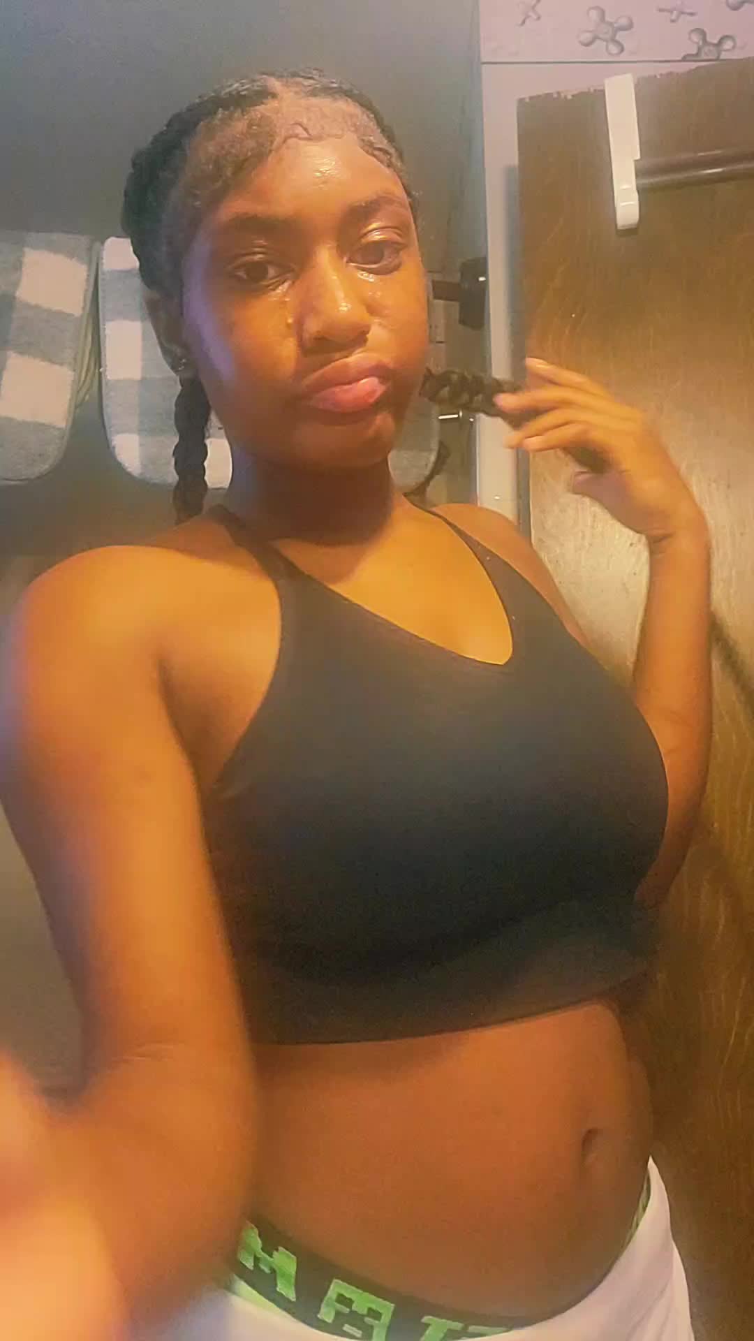 @Exclusive_Arieee