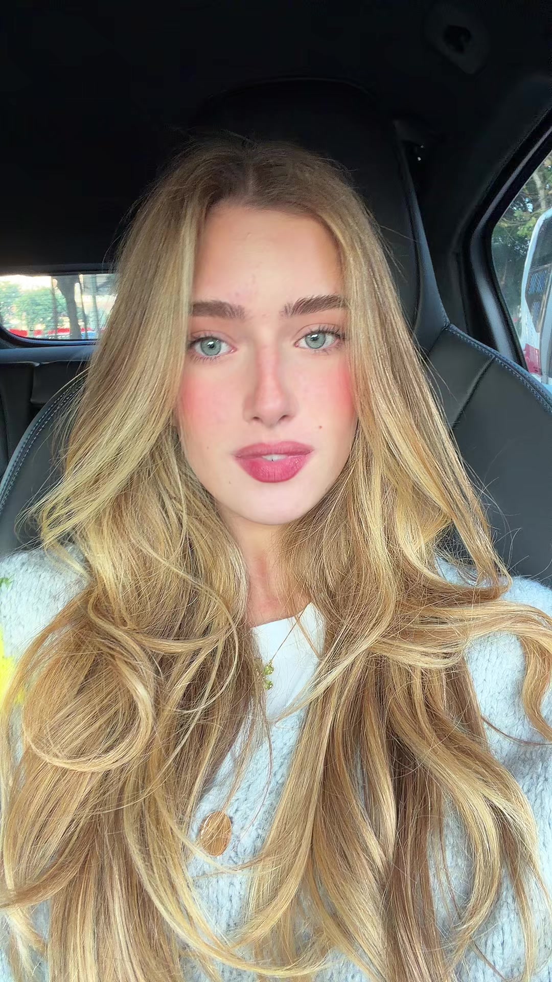 @KYARA KOGUT