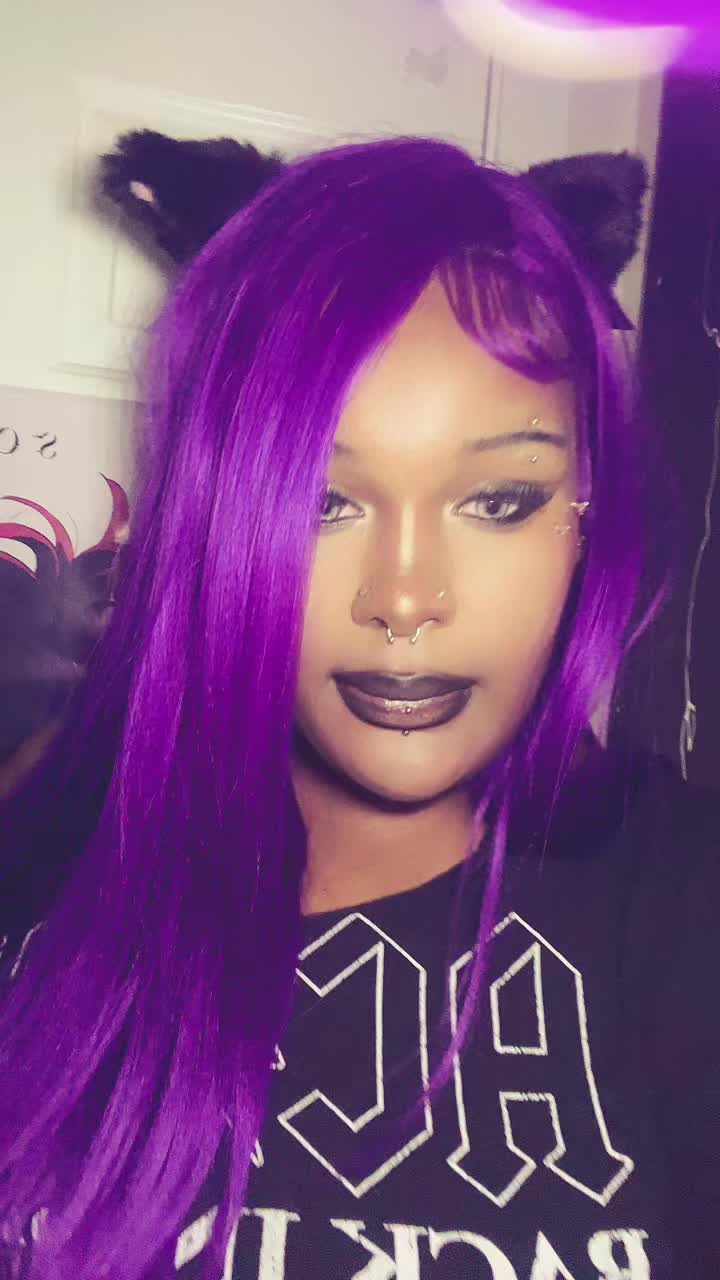 @wolfgyaal