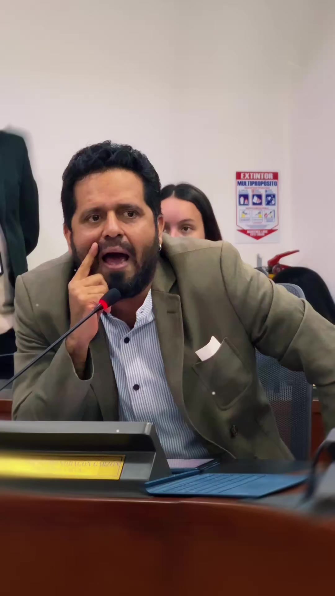 @Alfredo Mondragón