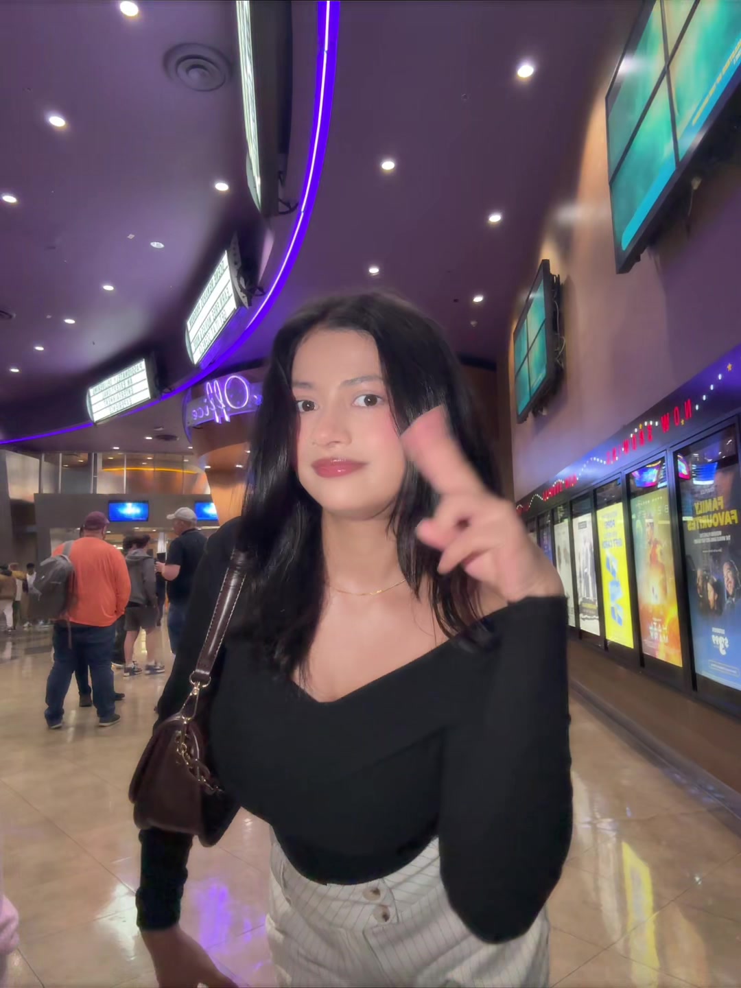 @Bhuku🤑