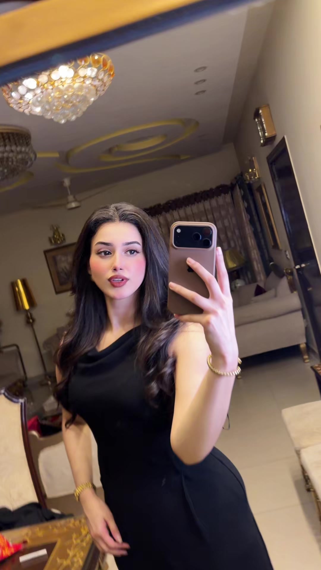 @Alina Amir
