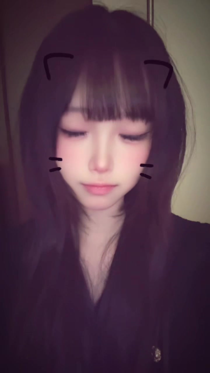 @ひな