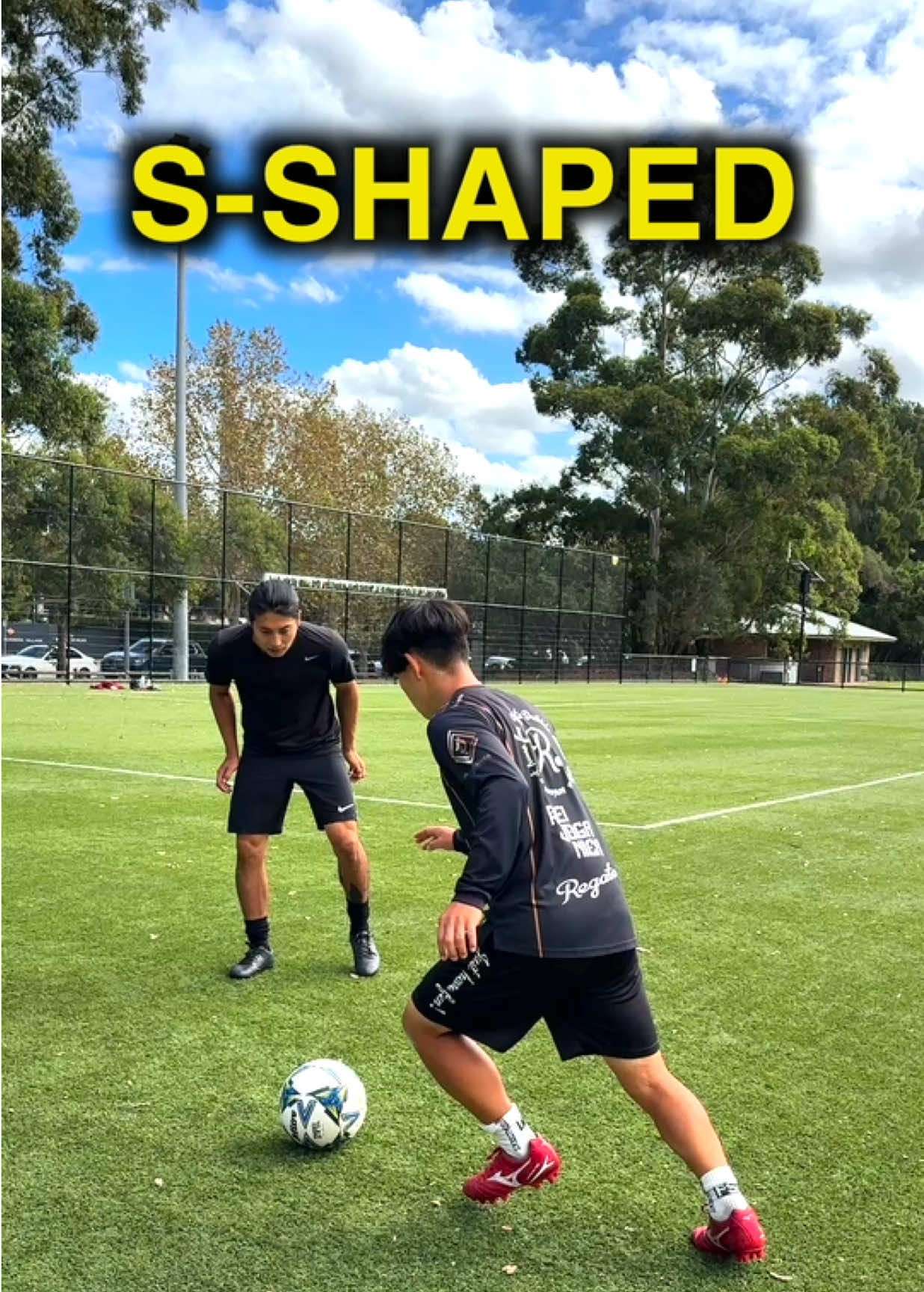@KEI⚽️REGATE DRIBBLE SCHOOL