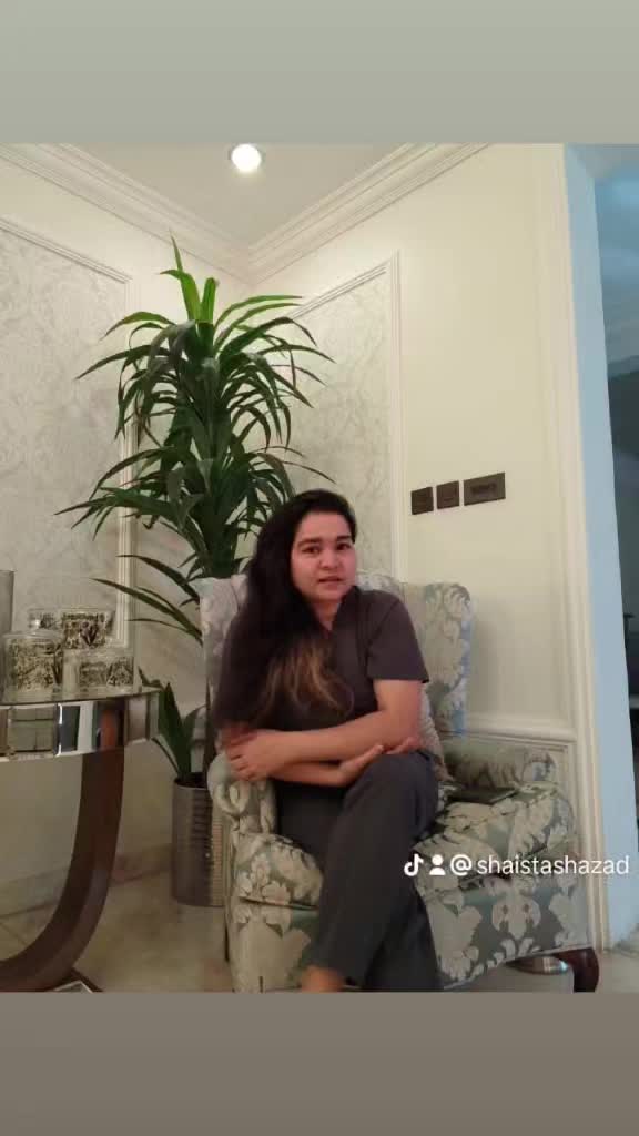 @Shعiسta🧿Shعzعd,🇪🇺🇮🇹