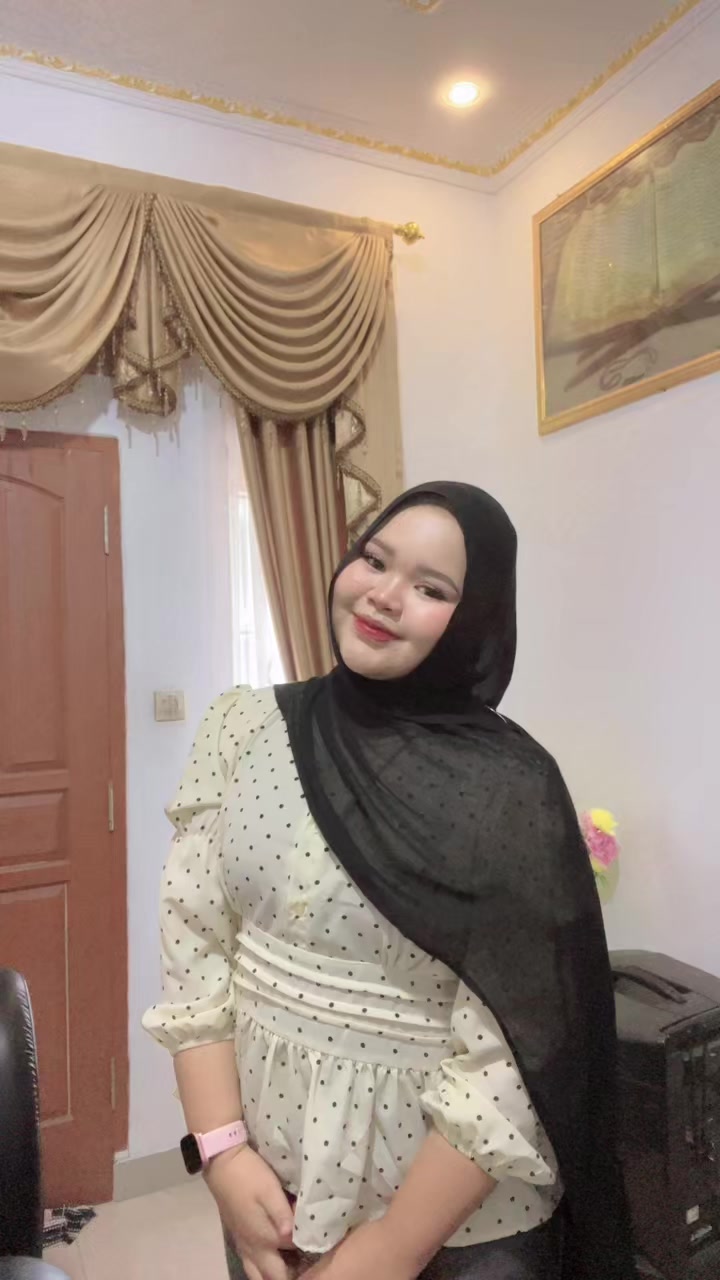 @Nisaa18
