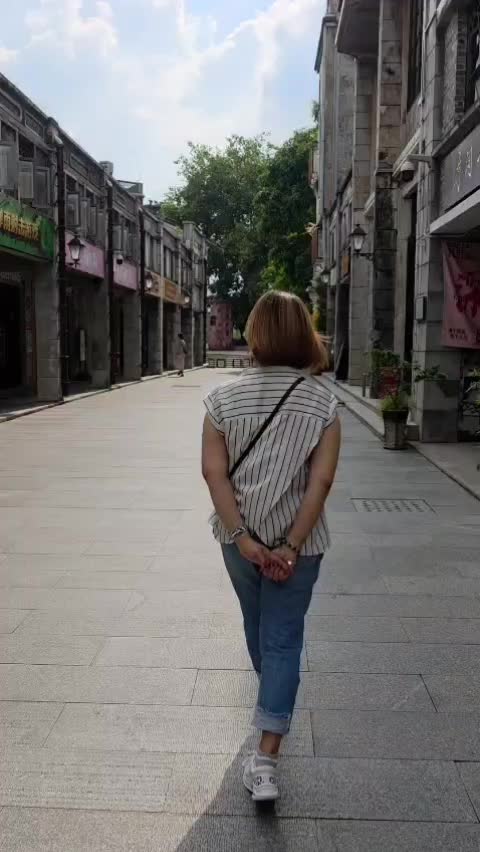 @Leina
