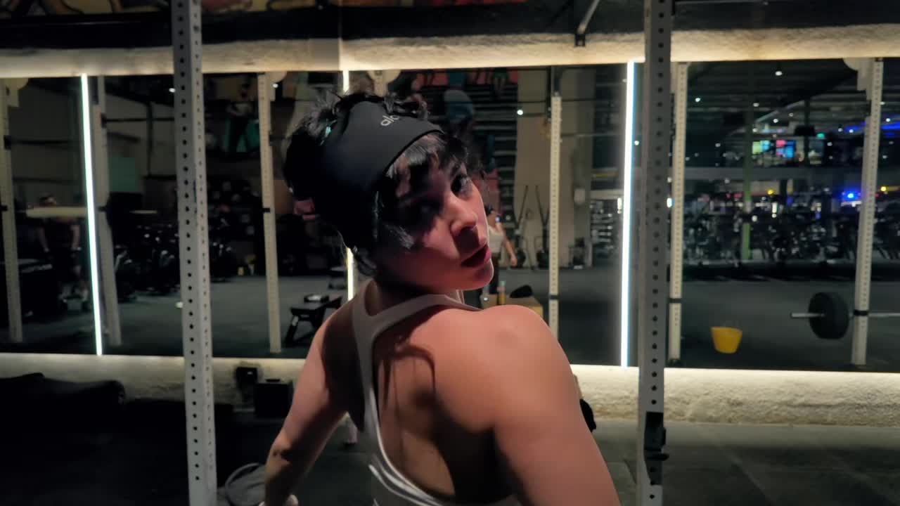 @ساره