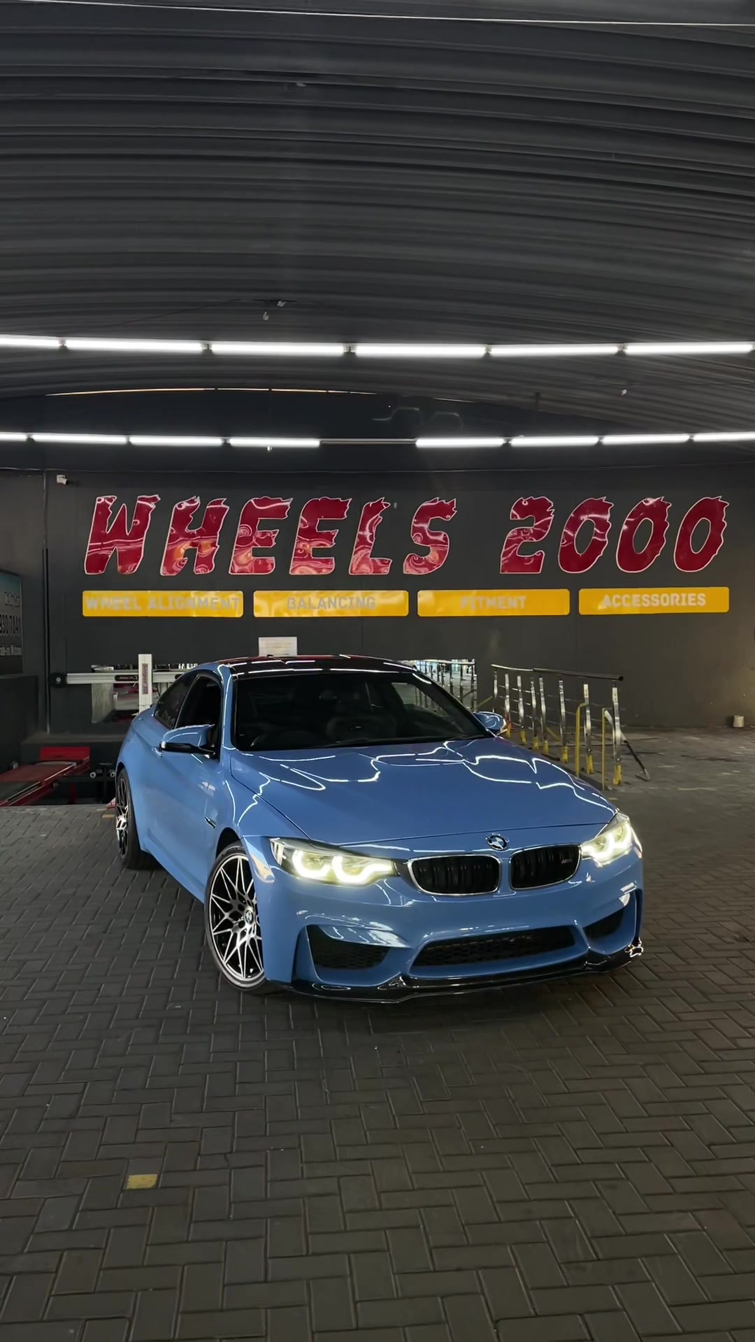 @W H E E L S  2000