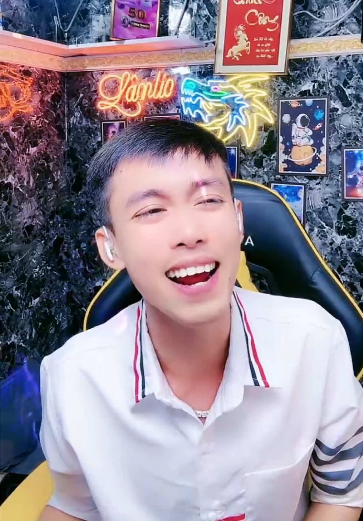 @L&acirc;m li o Tẽn Tẽn